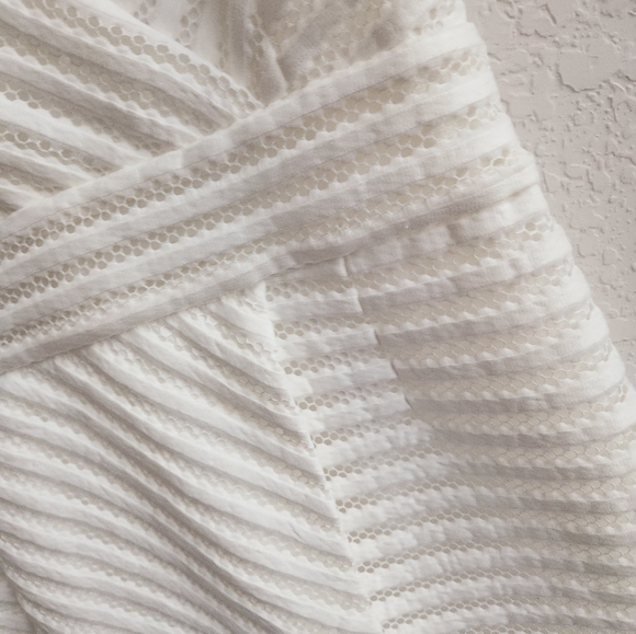 Elliatt Cathedral Striped Mesh Bodycon Peplum Midi Dress Size Medium  / Bridal / - Picture 7 of 13